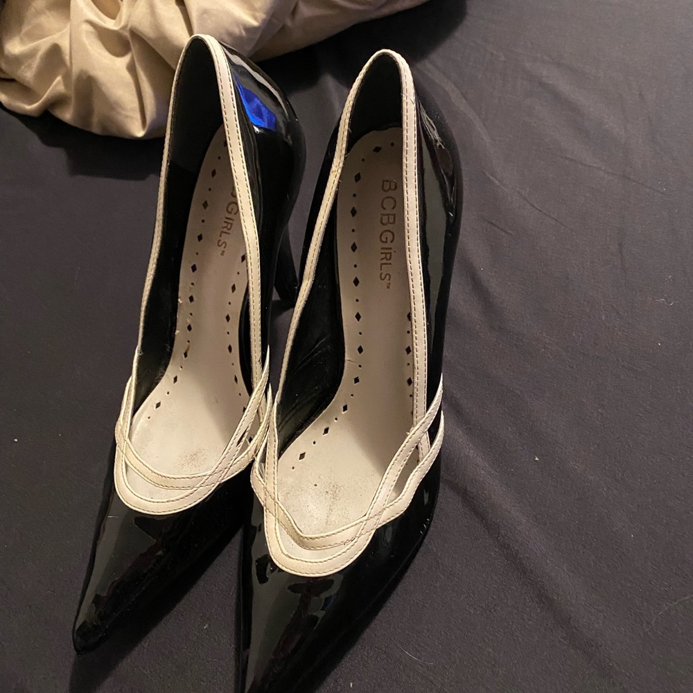 BCBG heels black and white